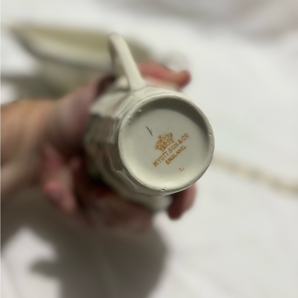 Vintage Floral Cream and Blue Ceramic Gravy Boat and Pitcher Set - Picture 6 of 6